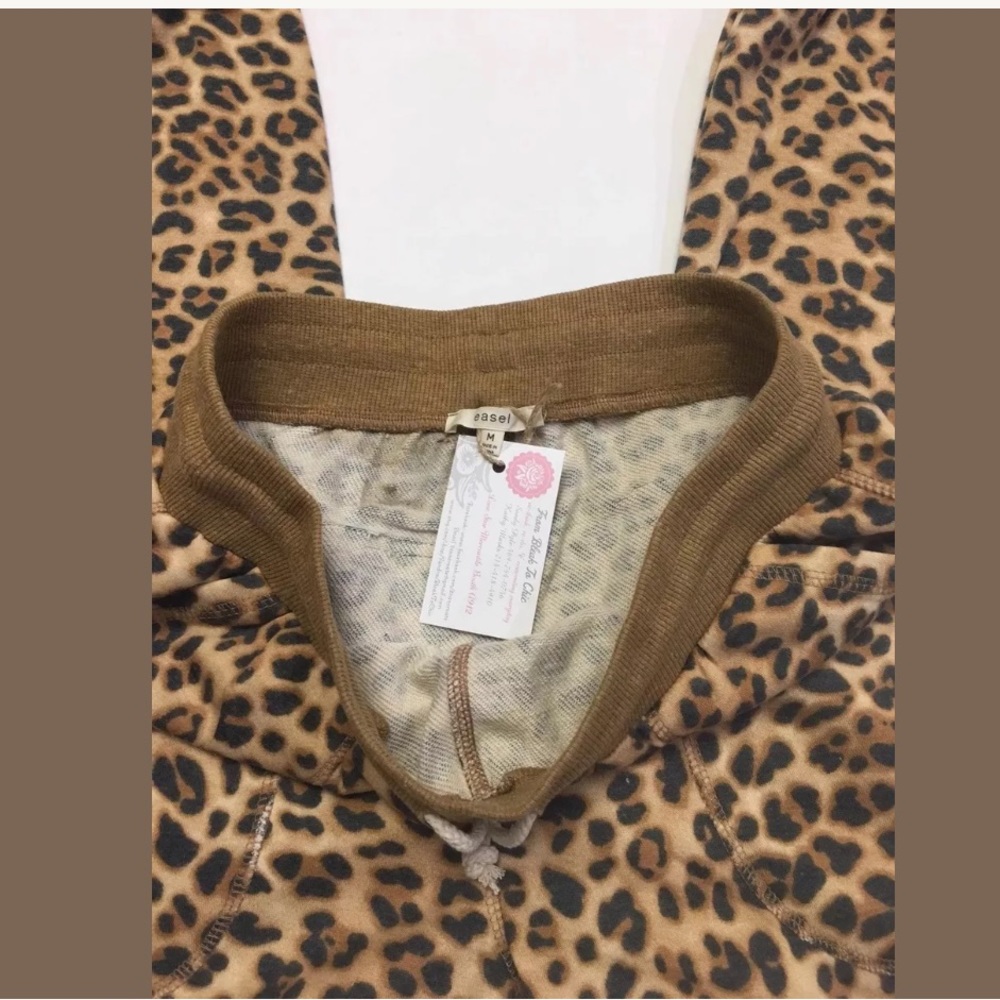 Easel Animal Print Joggers In Camel - Picture 6 of 8